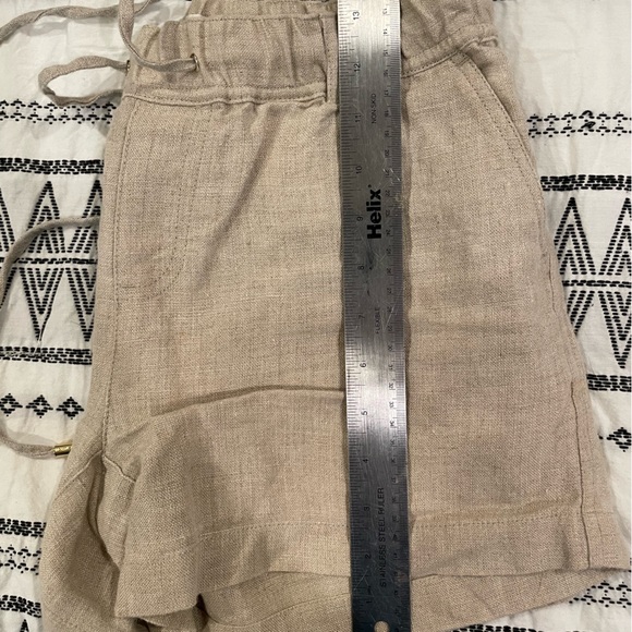 Michael Kors cream linen shorts size 2 - Picture 2 of 5